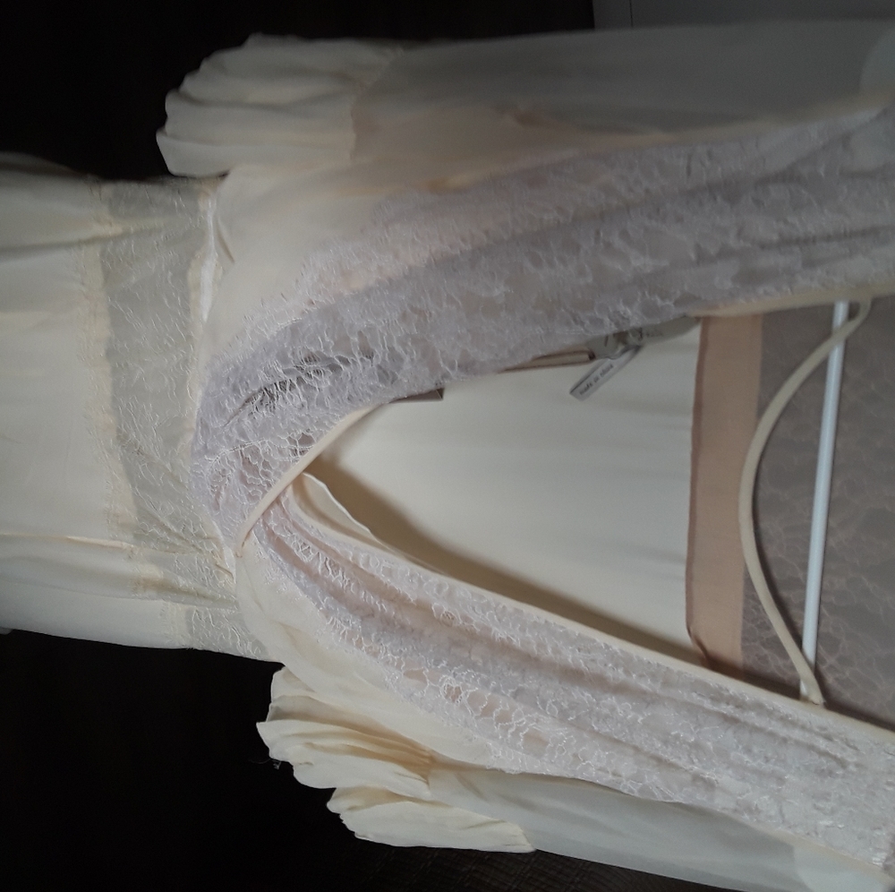 Dress - Picture 2 of 4